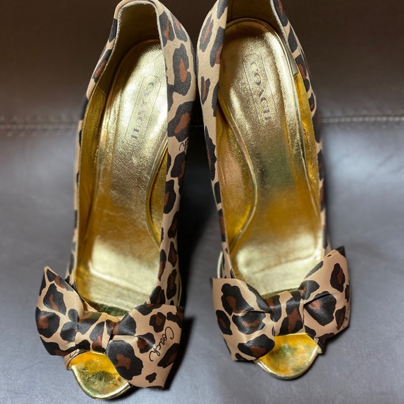 Coach Heels - Picture 2 of 4